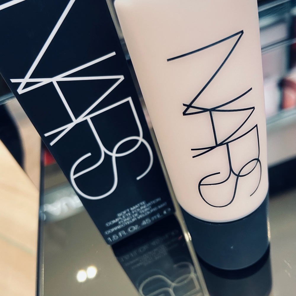 NARS Soft Matte Complete Foundation